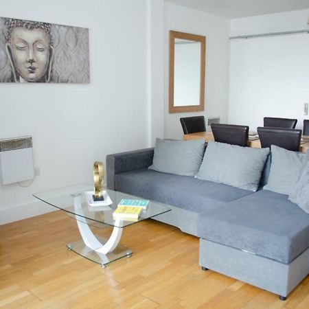 Serviced Apartment In Liverpool City Centre - Free Parking - Balcony - By Happy Days Exterior photo