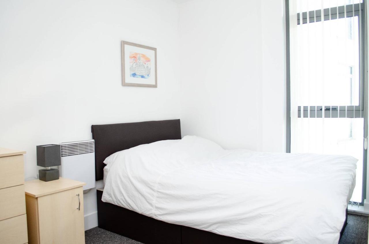 Serviced Apartment In Liverpool City Centre - Free Parking - Balcony - By Happy Days Exterior photo